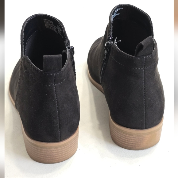 Time and Tru Black Ankle Booties - Picture 3 of 10